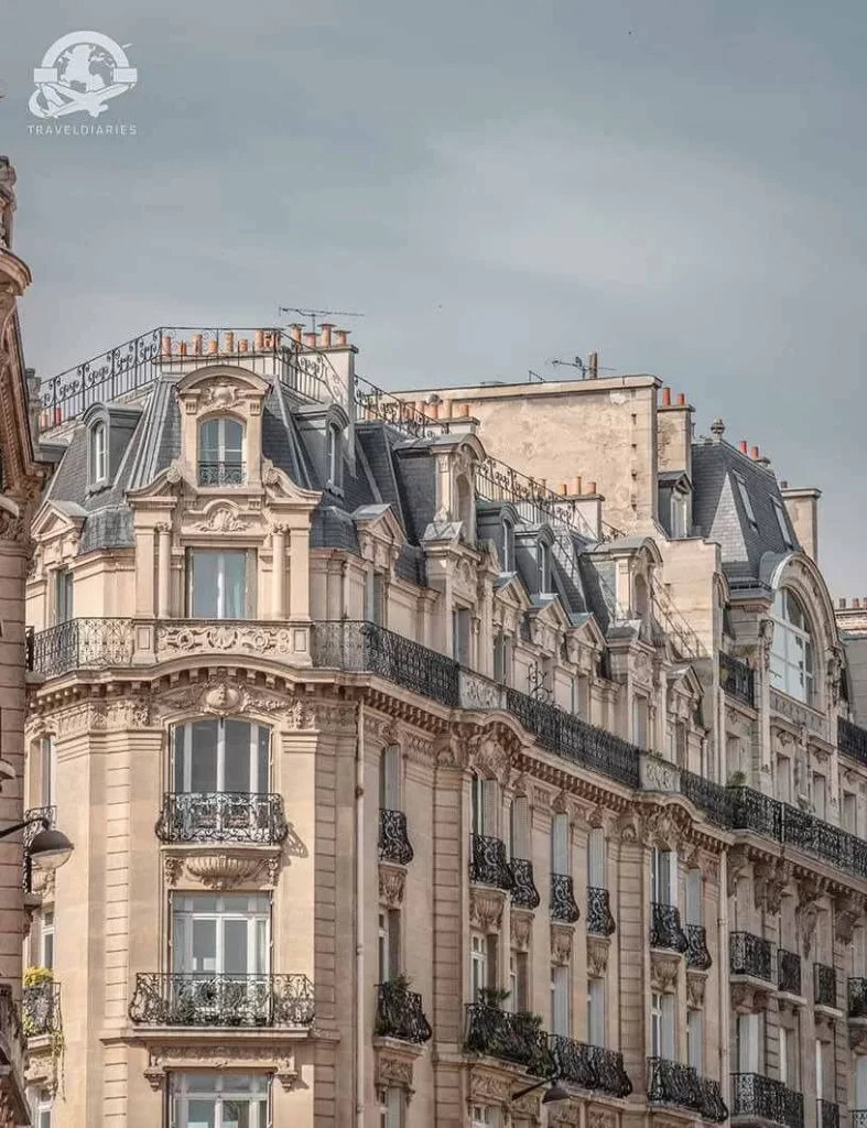 3. Typical Parisian architecture on the Rue Saint-André-des-Arts. Paris 6ème-min-min