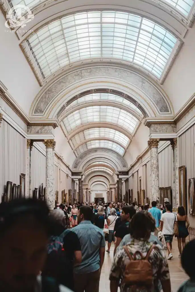 People inside paris-museum-of-natural-history